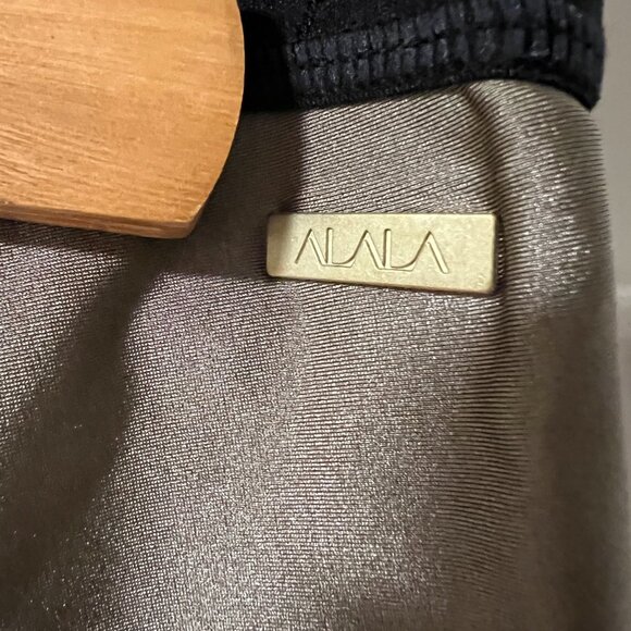 Alala "Frame Tight" in "gold dust" (size small) - Picture 5 of 6